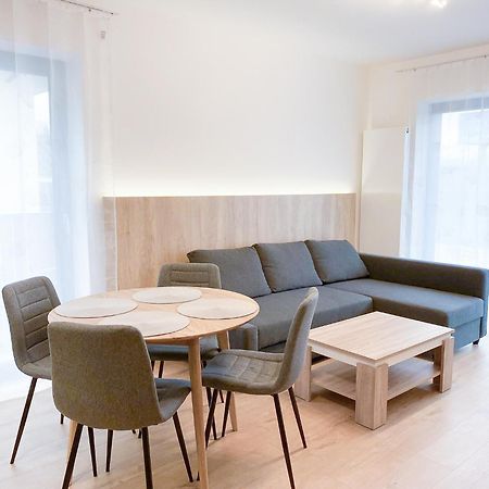Riverfront Apartment Bešeňová Extérieur photo
